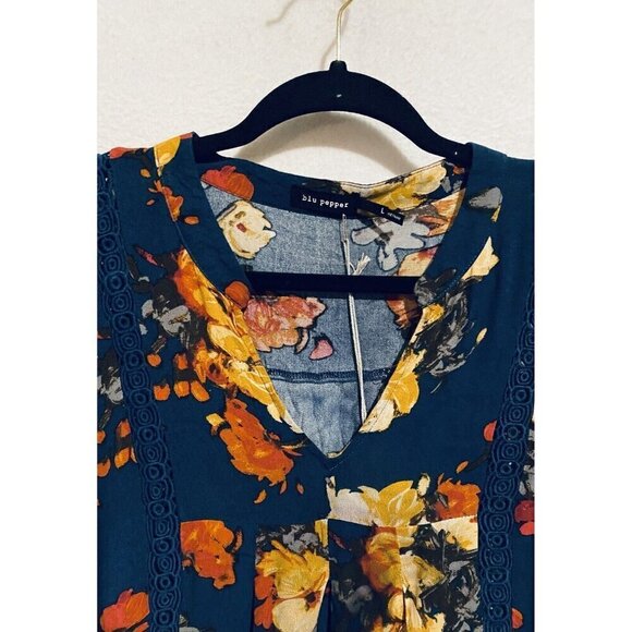 Blu Pepper Top Womens Large Navy Blue Boho Floral Lace Trim Hi Low Hem Peasant - Picture 3 of 10